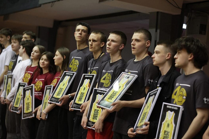 Баскетбольная команда школы № 9 — в восьмерке лучших в России